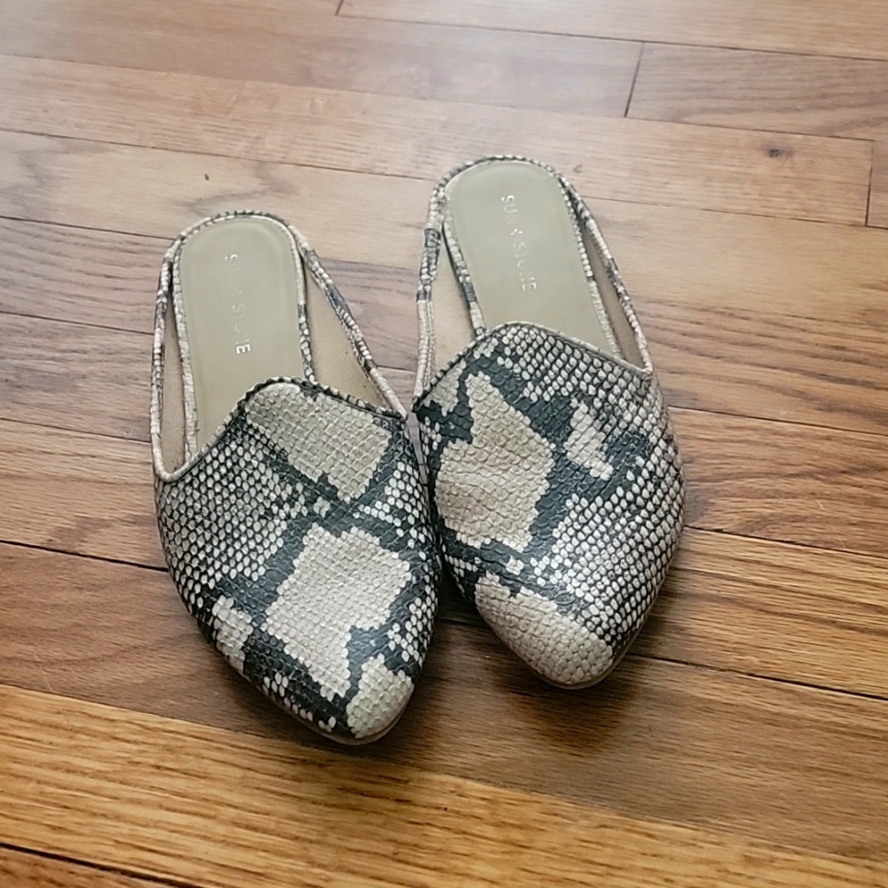 Sun+stone mules